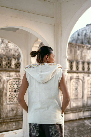 Oryn Vest Natural